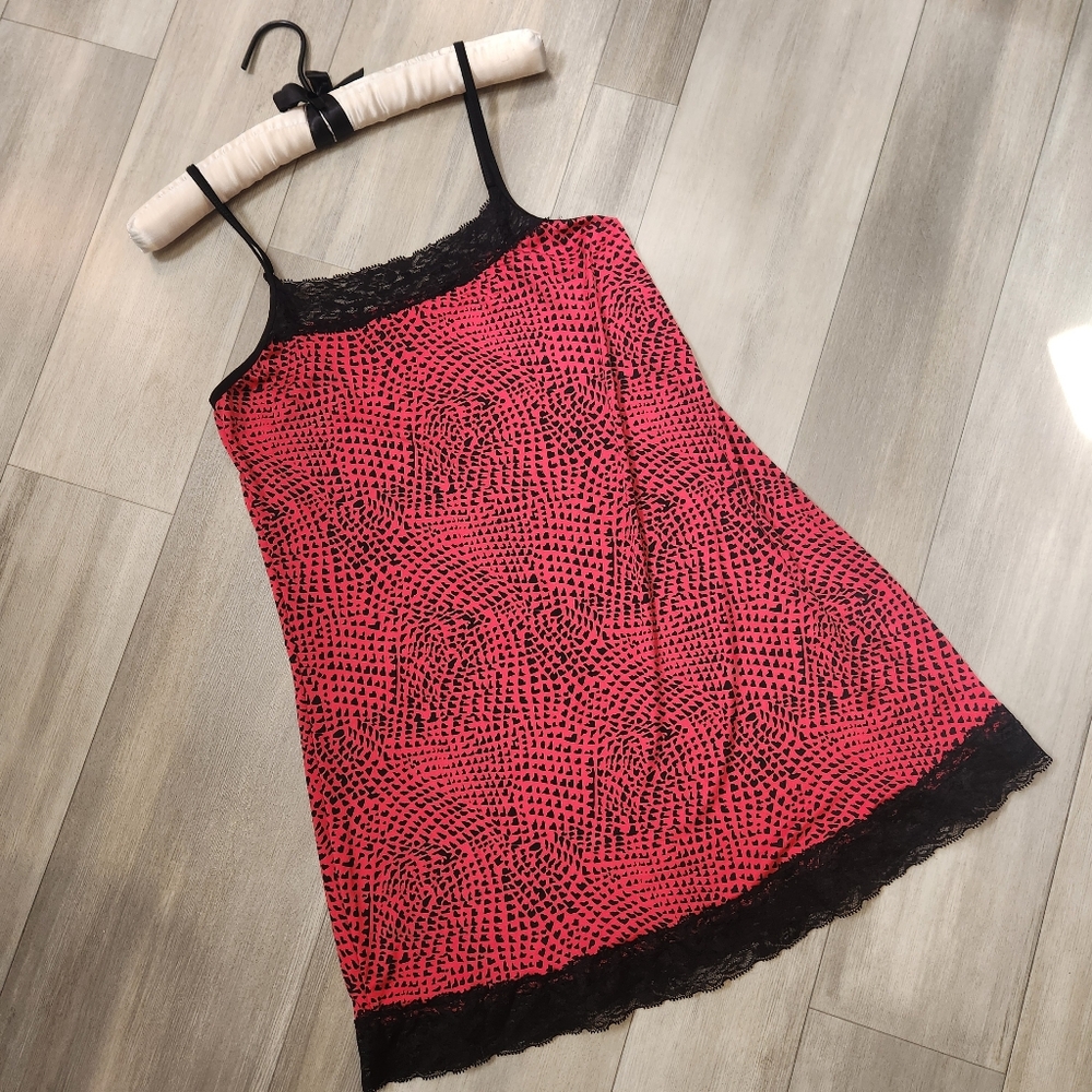 Hot pink chemise women's M heart print black lace slip dress babydoll Comfort